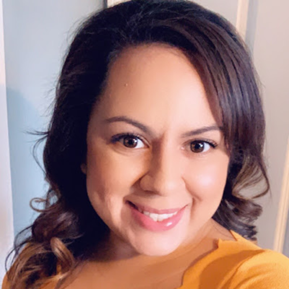 Meet your Posher, Karely